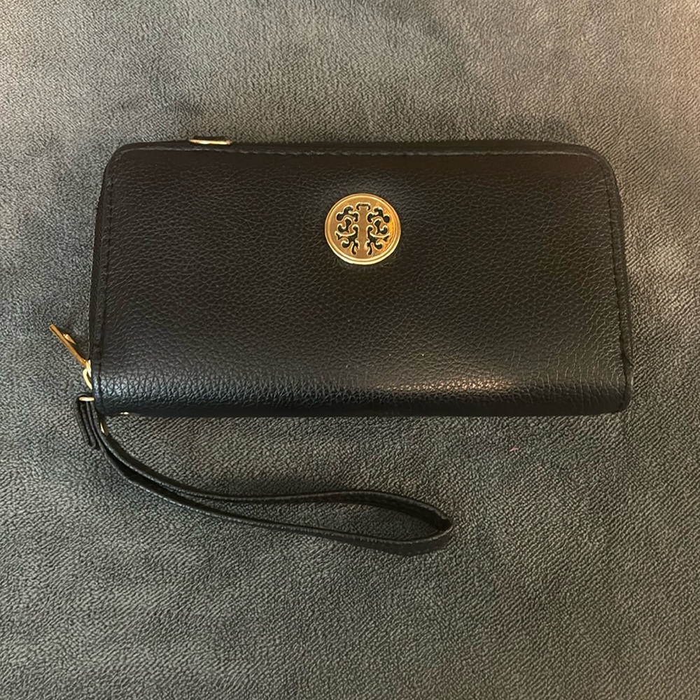 Textured Faux Leather Wristlet Wallet